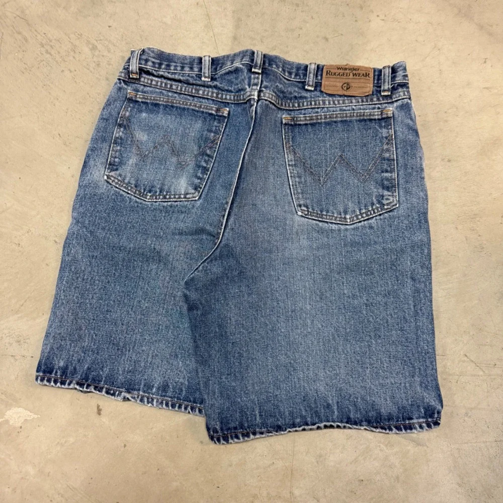 Wrangler size 32